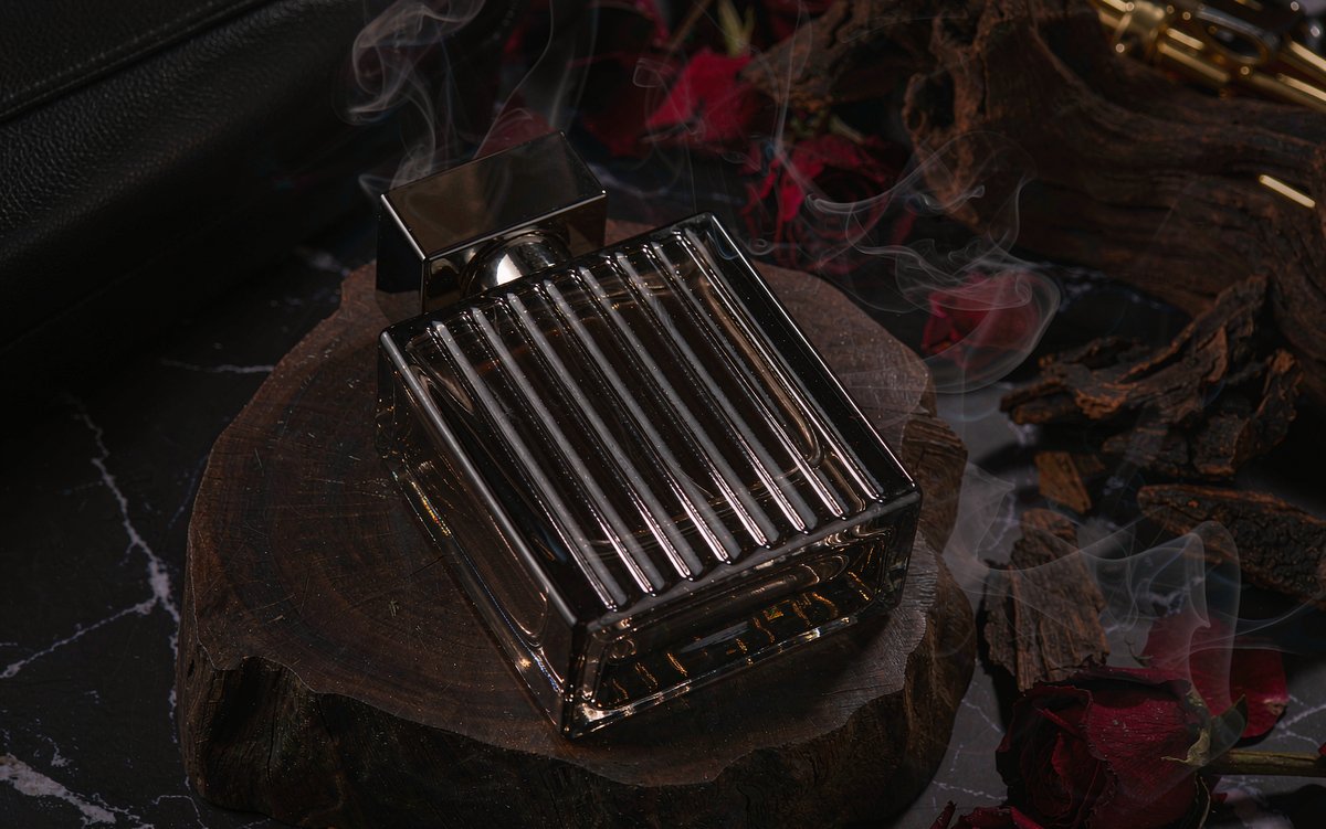 Bold oud perfume with leather and roses